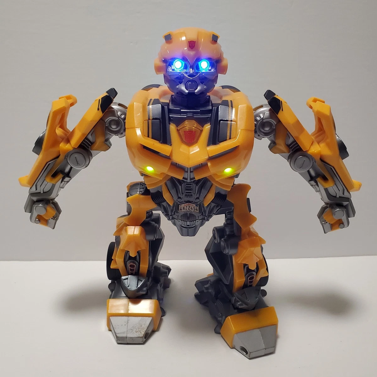 Bumblebee Transformers & Robots Action Figure 2006 Year