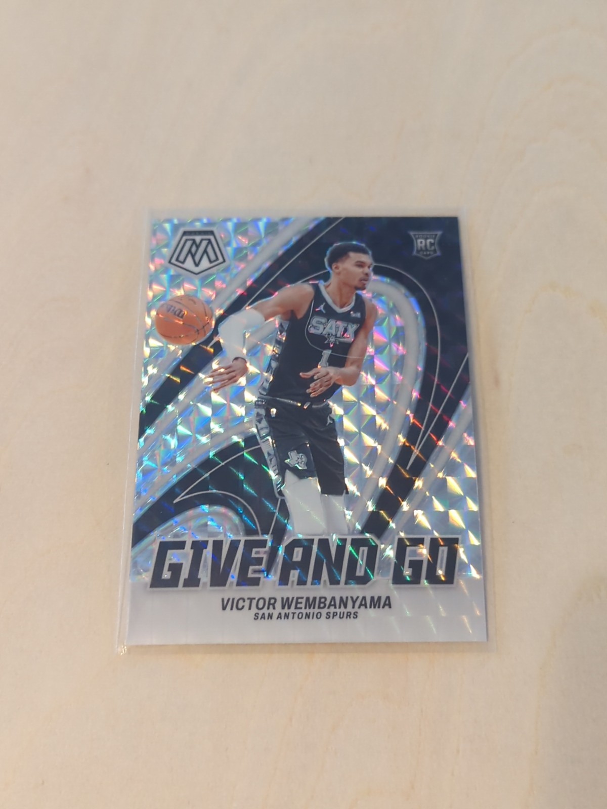 2023-24 Panini Mosaic - Give and Go Victor Wembanyama #12 Mosaic Prizm (RC)