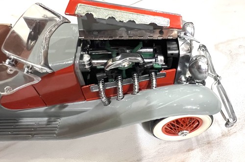 1935 Duesenberg SSJ Danbury Mint 1:24 Diecast Model Red Gray - Picture 14 of 14