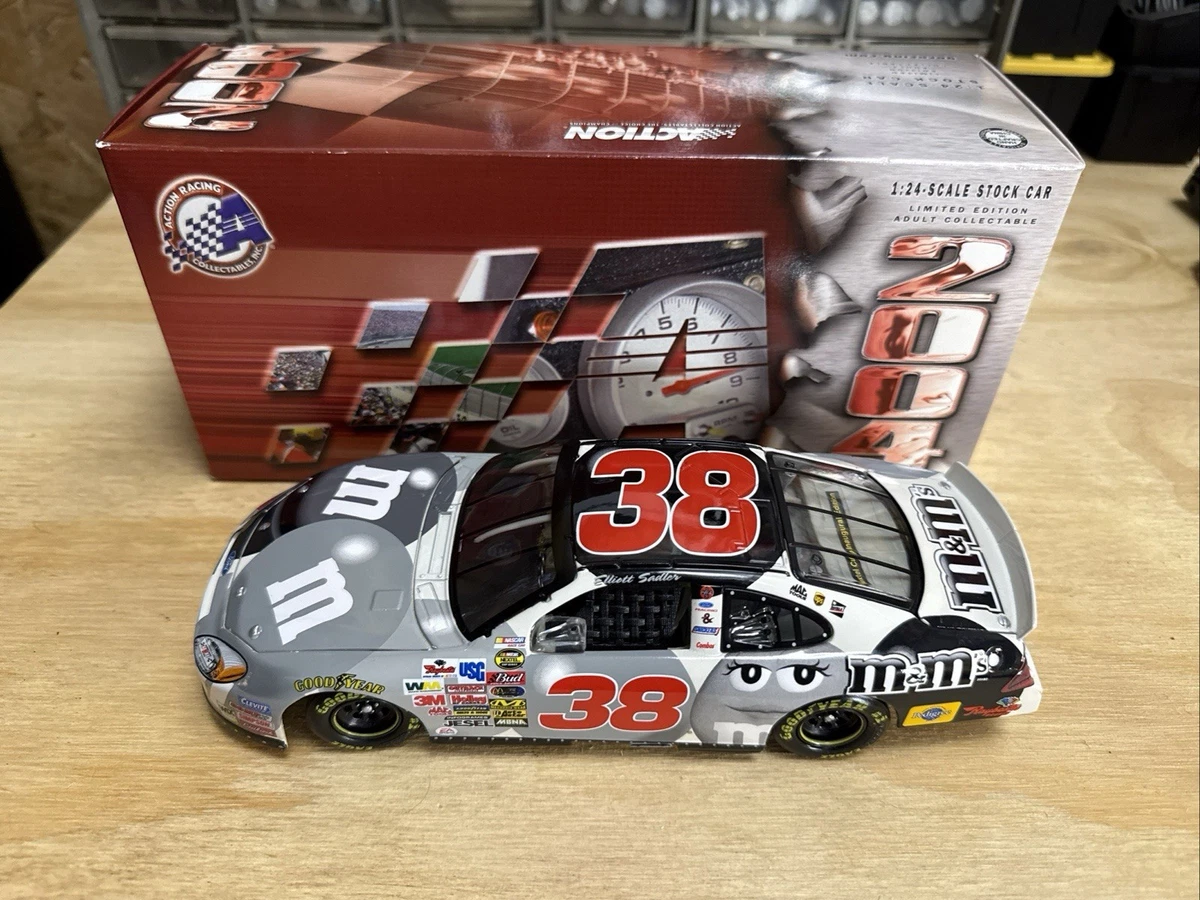 25+ Elliott Sadler Diecast NASCAR 2004 Vehicle Year for sale