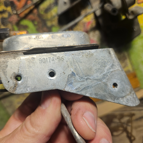 1969 BUICK ELECTRA 225 CUSTOM VALVE VACUUM DOOR LOCKS W/RODS FRONT PASS REARS OE - Picture 5 of 6