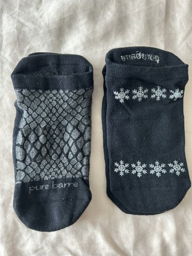 2 Pairs New Pure Barre Tavi Grip Yoga Socks Size S - Picture 1 of 7