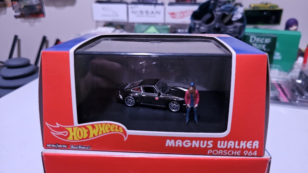 ミニカー Hotwheels RLC Porsche 964 Amazon.com: RLC Exclusive Magnus Walker “Urban Outlaw