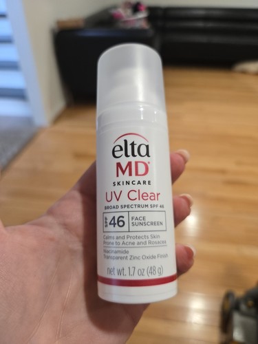 EltaMD Broad-Spectrum SPF 46 Facial Sunscreen (1.7 oz) - Picture 4 of 5
