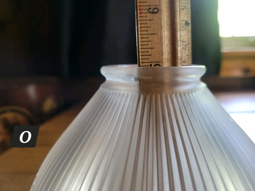VINTAGE HOLOPHANE FROSTED RIBBED GLASS LAMP SHADE PHOENIX FLOWER SHAPE - Picture 8 of 17