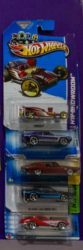 Lote de 20 Hot Wheels cardados de una colección curada de un patrimonio lote número J42 - Imagen 2 de 6