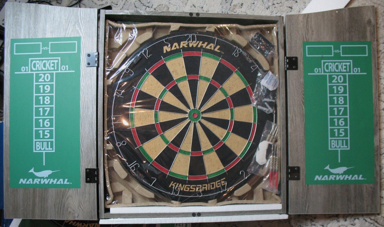 Narwhal Kingsbridge Official Size Bristle Dartboard & w/ Steel