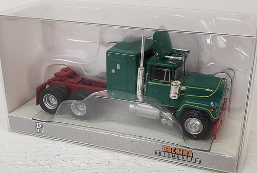 Brekina NEW HO 1/87 Mack RS 700 Tractor Trailer Cab in Green & Red Finish - Picture 5 of 5