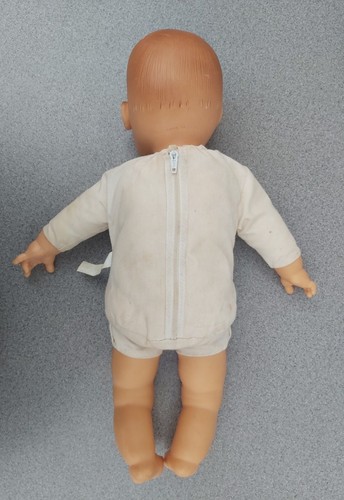 Bambola vintage alta 15" corpo morbido aperto chiuso occhi azzurri senza capelli giocattolo zip dietro - Foto 7 di 14