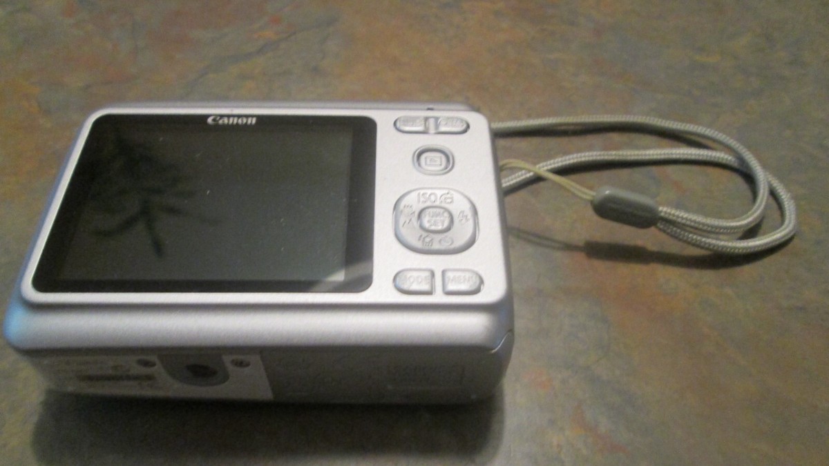 Canon PowerShot A480 Silver Digital Camera 10.0 MP 3.3x Optical