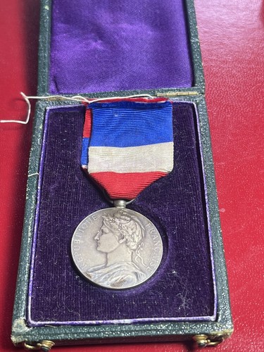 MÉDAILLE MINISTÈRE DU COMMERCE , DE L’INDUSTRIE , DES POSTES ET DES TÉLÉGRAPHES  - Picture 2 of 4