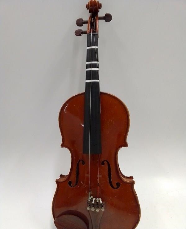 Yamaha J. Yamada V-5 size 1/2 Violin, Good Condition, w/ bow