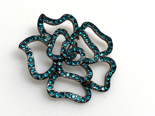 Vintage Brooch Flower Blue Rhinestones Diamante Silver Metal 17.24g - Picture 6 of 7