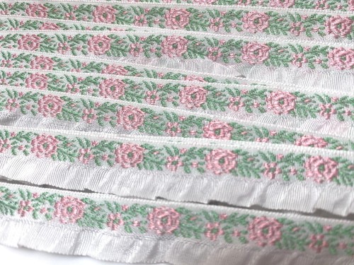 vintage embroidered lip 5/8"  ruffle trim 1yd white pink made in France - Picture 3 of 3