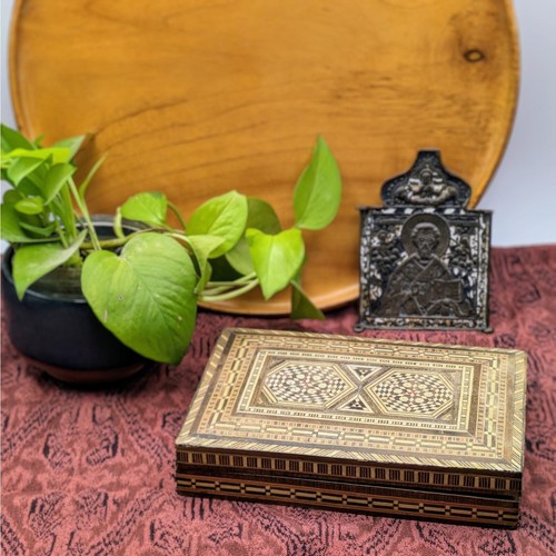 Moroccan wood inlay trinket box - Picture 7 of 9