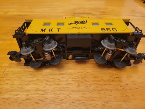 MTH 30-4110C Texas Special Steel Caboose - Picture 7 of 8