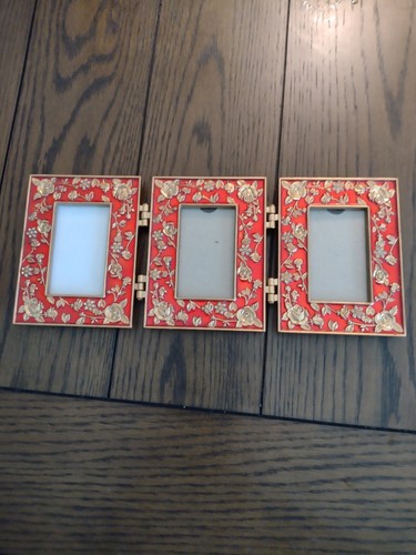 Bombay Co. 3 Picture Frame Set Hinged Red Enamel & Gold Floral 2 X 3 Photos 2004 - Picture 3 of 7