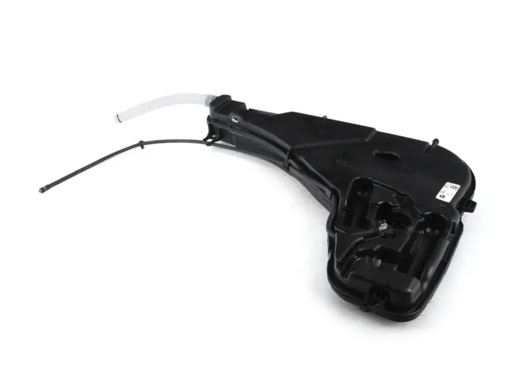 BMW X6G06 Windshield Cleaning Container 61667483867 7483867 NEW 