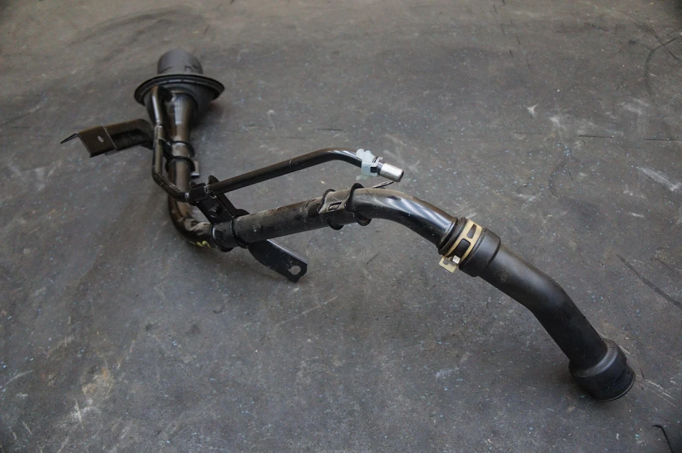 Conjunto de cuello de llenado de combustible 06160-T6N-A11 OEM Acura NSX 2017-20 Foto 4 de 4