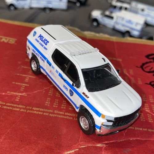 1/64 2020 Silverado Kitbash New York Police Department  NYPD CSI CRIME SCENE UNI - Picture 11 of 16