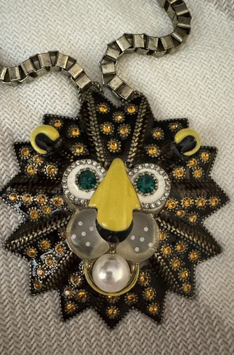 BETSEY JOHNSON RARE LARGE LION HEAD NECKLACE - Picture 6 of 8