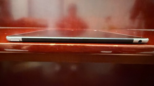 Apple iPad Air 2 - 128 GB - Space Gray (Cell) - Screen Halo - Picture 6 of 7