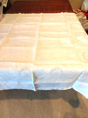 Square 100% Linen with Tatting and a Damask pattern tablecloth - Picture 2 of 7
