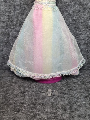 Barbie Feliz Cumpleaños 1980 Vintage #1922 Repuesto L Vestido Arco Iris + Anillo - Imagen 4 de 23