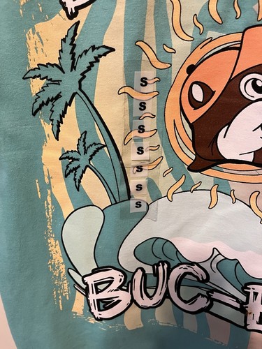 Nueva Camisa Buc-ee’s Best Days Talla Pequeña y Gorro - Imagen 4 de 8
