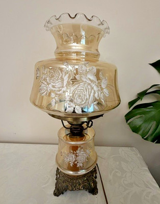 Accurate Casting GWTW Hurricane Lamp Amber Glass White Roses 20'' Vintage Crack