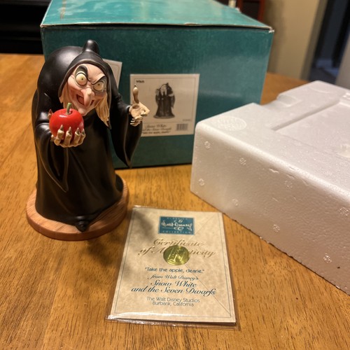 Disney WDCC Schneewittchen "Take The Apple Dearie" Evil Queen/Hexe Figur mit Echtheitszertifikat - Bild 1 von 11