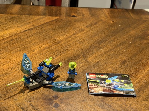 Vintage LEGO Insectoids Beta Buzzer 6817 100% Complete With Instructions