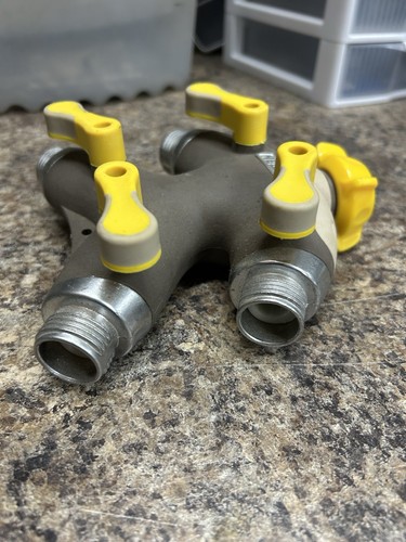 4-Way Hose Splitter Heavy Duty - Photo 4/4