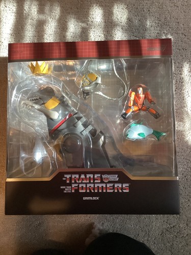 Super7 - Transformers Ultimates! Wave 2 Grimlock Dino Mode 9” Action Figure - Picture 1 of 4