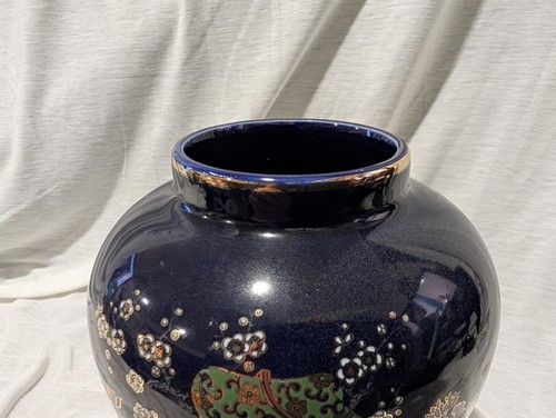 Yamahiro Pottery (?) Hand Painted Rickshaw Ginger Jar/Urn w/ Lid - PRE-OWNED  - Picture 11 of 15