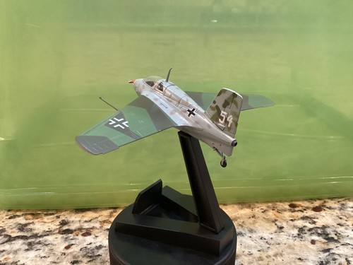 Easy Model WWII Aircraft Series 1:72 Scale Me. 163 Komet Messerschmitt #36340 - Picture 7 of 13