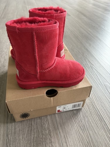 UGG T Classic II Toddler Red Boots - Picture 2 of 8