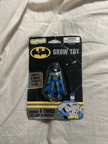 NEU - BATMAN - DC COMICS - GROW YOUR OWN BATMAN - WÄCHST BIS ZU 6X SEINE GRÖSSE!! - Bild 1 von 3