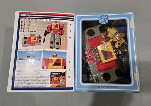 Vintage G1 Takara Reissue Transformers Collection #21 Blaster & Steeljaw NEW! - Picture 8 of 9