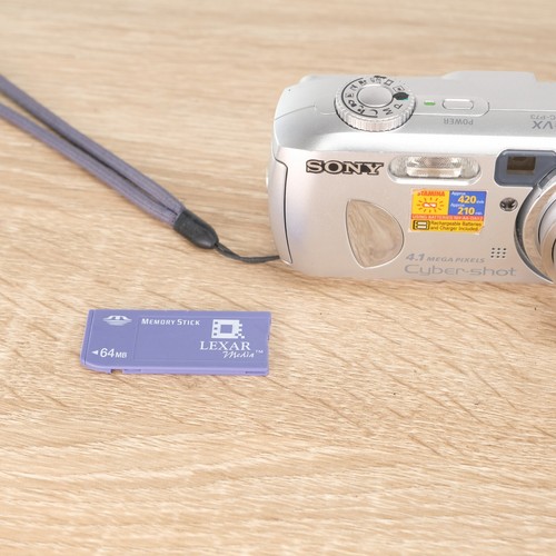 Sony Digital Camera Cyber-shot DSC-P73 4.1MP CCD Sensor Digicam Vintage Silver - Picture 3 of 11