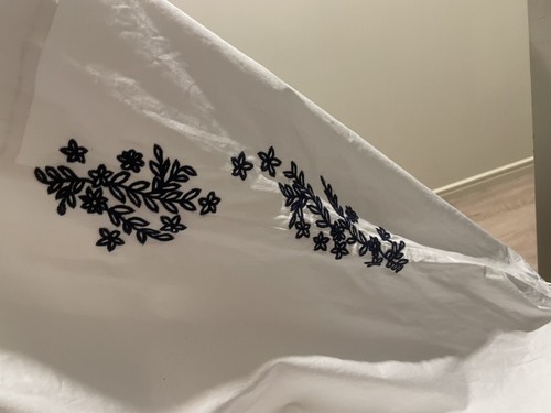 BeMe Plus Size 26 Pant Cropped White with Navy Blue Embroidery on Legs Pockets - Picture 12 of 15