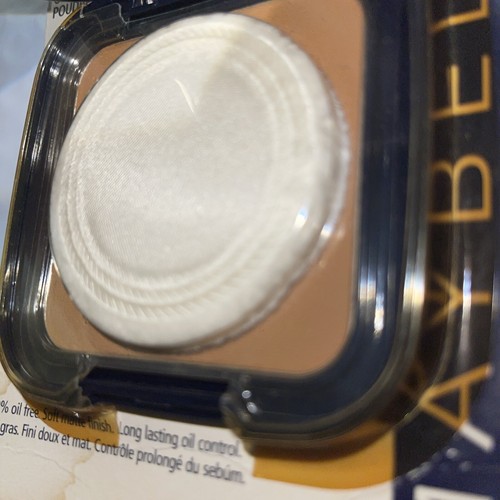Maybelline Shine Free Matte Finish Powder - Deep Beige / Caramel - Picture 3 of 4