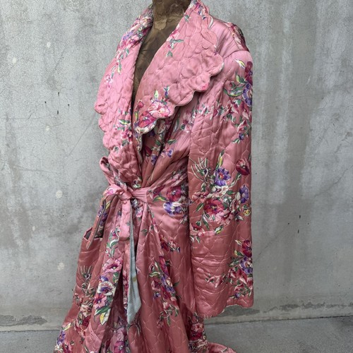 Vestaglia vintage anni 40 in raso di rayon rosa, accappatoio, abito avvolgente, stampa floreale - Foto 11 di 24