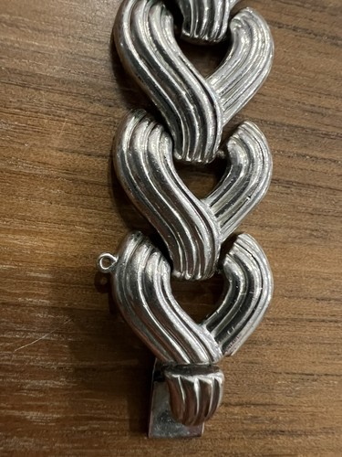 Trifari PAT PEND Krone Vintage Armband ca. 7" Retro strukturiert Zopf silberfarben - Bild 6 von 23
