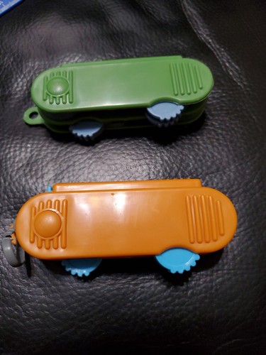 New Disney Parks Expedition Everest Kids Binoculars And Army Knife Set - Imagen 2 de 3