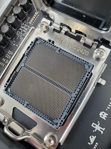 ASUS ROG Strix B650-A Gaming Wi-Fi DDR5 Socket AM5 AMD Gaming Motherboard(READ) - Photo 4/5