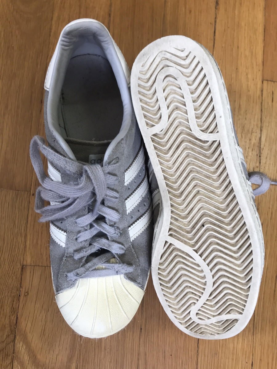 Adidas superstar en daim gris hotsell