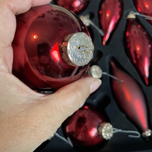 Weihnachten Satin Rot Gold 19 Glas Ornamente 2,5" Kugeln Micheals (2) Insgesamt 38 - Bild 10 von 13