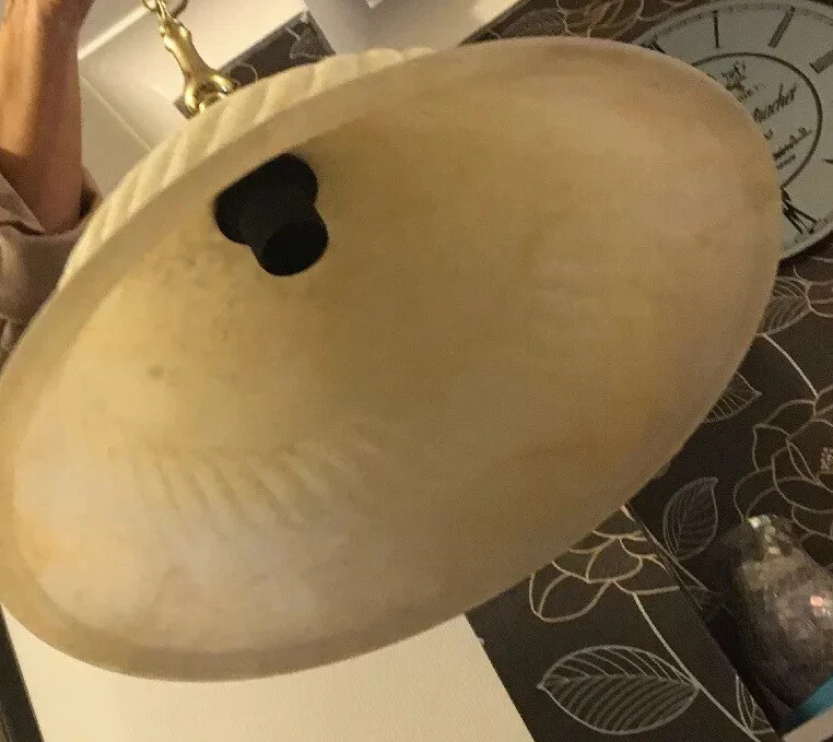 ART DECO/RETRO STYLE CREAM CEILING SHADE AND BRASS FITTING - Image 4 of 4