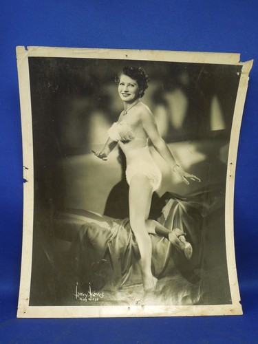 Vintage Larry Karns Studio Burlesque Photo Glamour Pin Up of Woman - Picture 2 of 10
